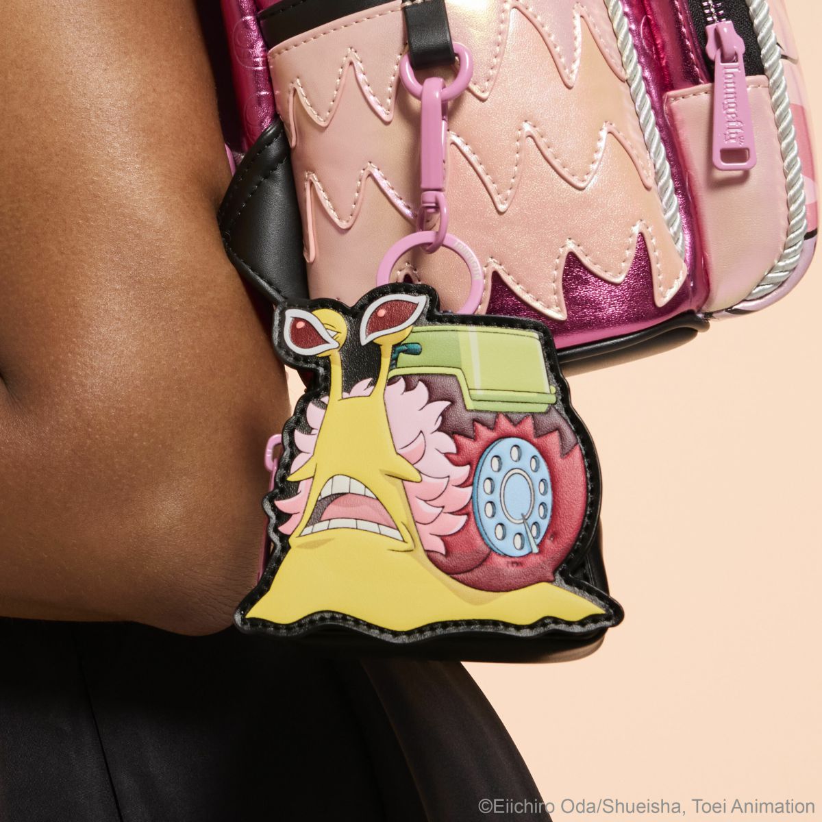 SDCC Limited Edition One Piece Donquixote Doflamingo Transponder Snail Coin Bag